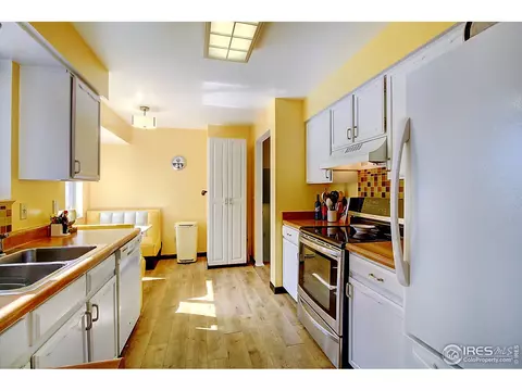 7574 Chatham Way, Boulder, CO 80301 photo 4