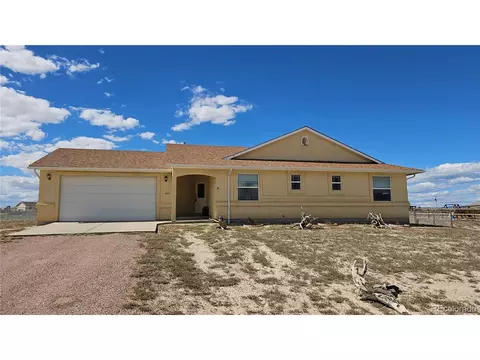 1415 N Moonbeam Dr, Pueblo, CO 81007