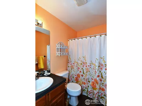 105 E Iowa Ave, Berthoud, CO 80513 photo 18