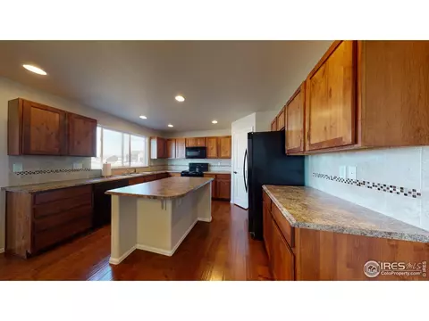 556 Park Edge Cir, Windsor, CO 80550 photo 6