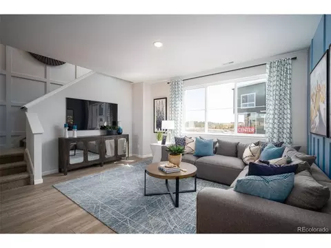 2052 S Holly St #4, Denver, CO 80222