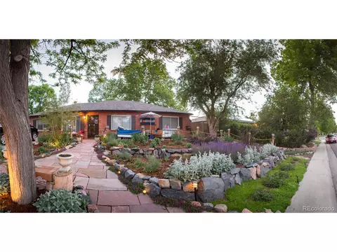 1077 Scranton St, Aurora, CO 80011
