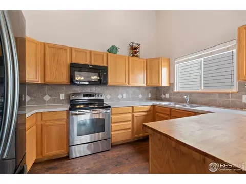 821 Bluegrass Way, Windsor, CO 80550 photo 4