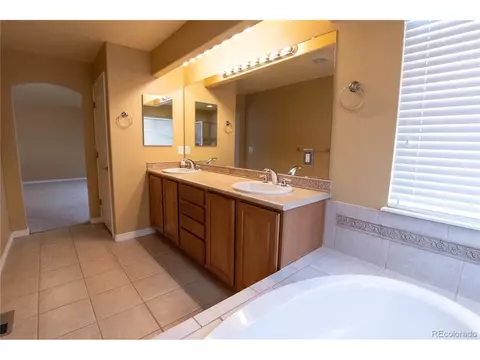 25895 E 4th Pl, Aurora, CO 80018 photo 8