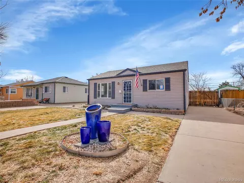 1681 Nome St, Aurora, CO 80010
