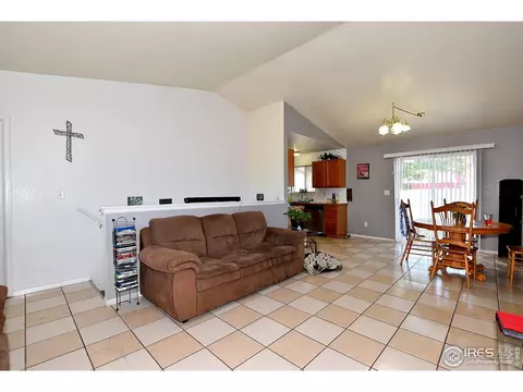 1122 E 25th St Ln, Greeley, CO 80631 photo 4