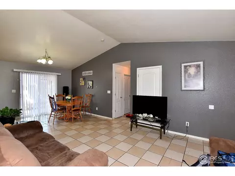 1122 E 25th St Ln, Greeley, CO 80631 photo 5