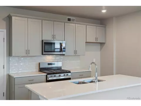 22190 E 8th Ave, Aurora, CO 80018 photo 5