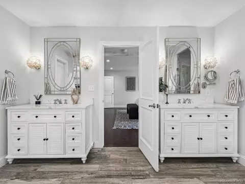 Bath - 7332 S Ivanhoe Ct, Centennial, CO 80112 photo 1 of 7