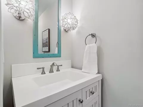 Bath - 7332 S Ivanhoe Ct, Centennial, CO 80112 photo 5 of 7