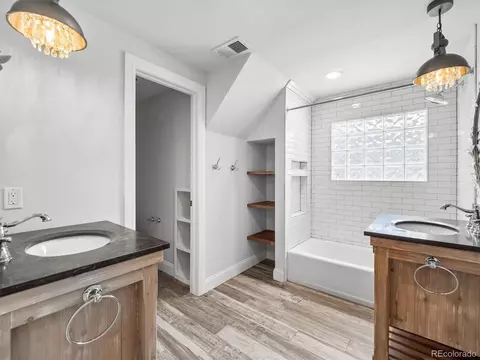Bath - 7332 S Ivanhoe Ct, Centennial, CO 80112 photo 3 of 7