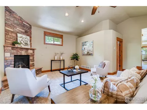 726 5th St, Berthoud, CO 80513 photo 1