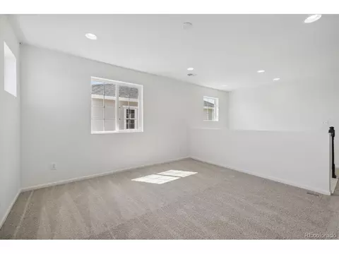 27645 E Byers Pl, Aurora, CO 80018 photo 13