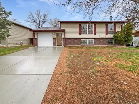 1045 Mobile St, Aurora, CO 80011