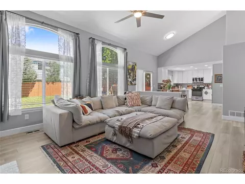 18565 E Berry Dr, Aurora, CO 80015 photo 10