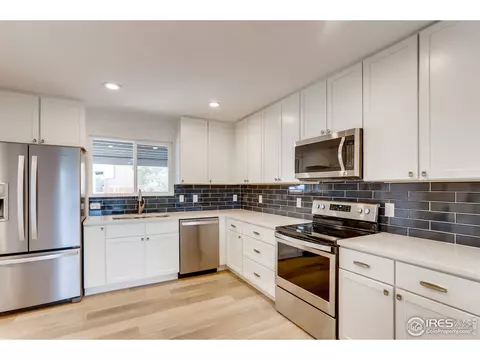 1502 Chambers Dr, Boulder, CO 80305 photo 2