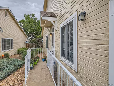 12221 E 2nd Dr, Aurora, CO 80011 photo 2
