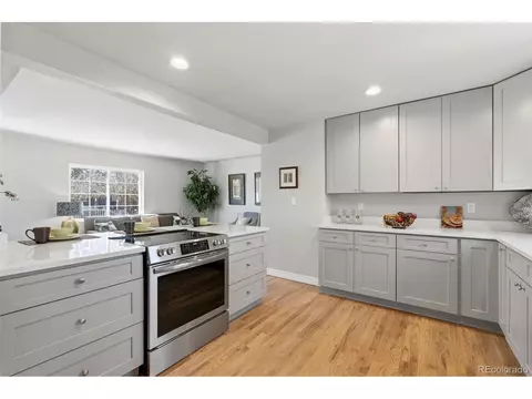 1372 Lima St, Aurora, CO 80010 photo 2