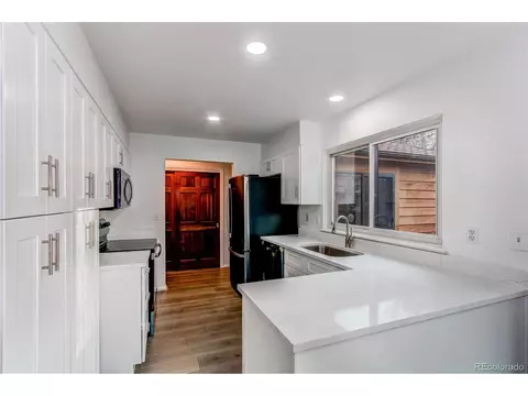 53 S Eagle Cir, Aurora, CO 80012