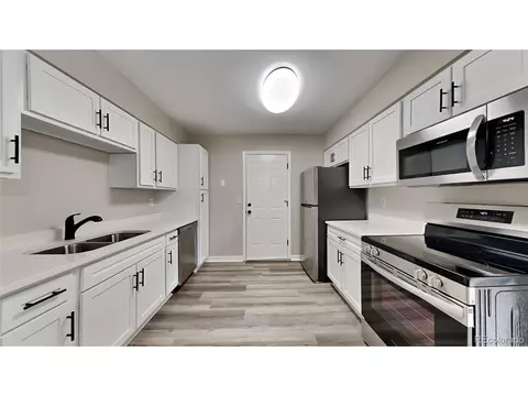 15948 E 18th Pl, Aurora, CO 80011 photo 4