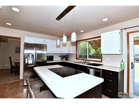 407 Mapleton Ct, Fort Collins, CO 80526 photo 3