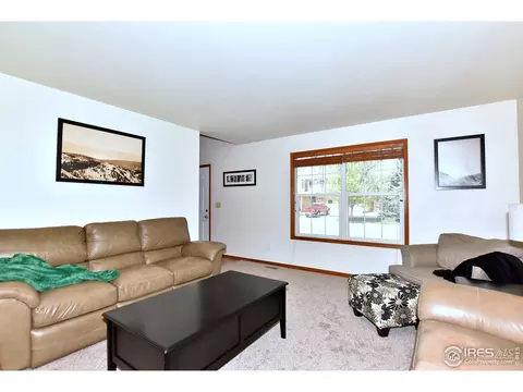 407 Mapleton Ct, Fort Collins, CO 80526 photo 9