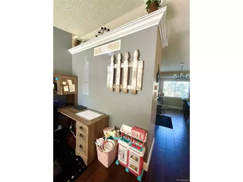 20165 E Williamette Ln, Centennial, CO 80015 photo 3