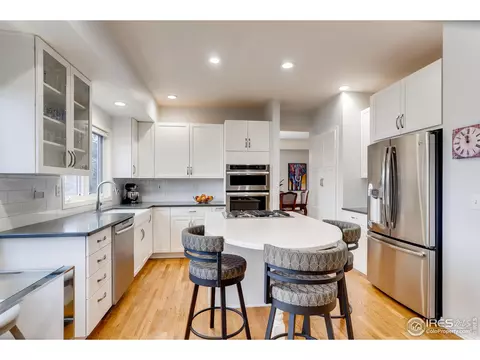 1450 Oakleaf Cir, Boulder, CO 80304 photo 2