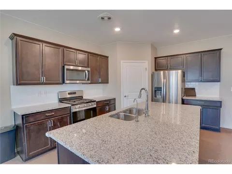 Kitchen - 26940 E Cedar Ave, Aurora, CO 80018 photo 6 of 7