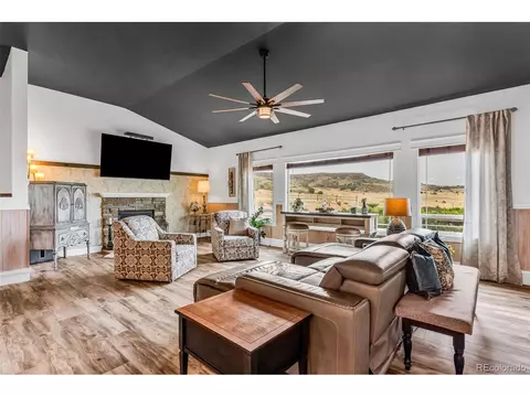 Living - 10380 Coyote Ln, Rye, CO 81069 photo 3 of 11