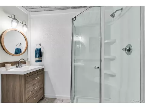 Bath - 10380 Coyote Ln, Rye, CO 81069 photo 6 of 8