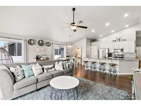 2421 Nicholson St, Berthoud, CO 80513 photo 2