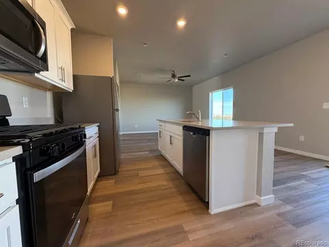48235 Shetland Dr, Bennett, CO 80102 photo 2
