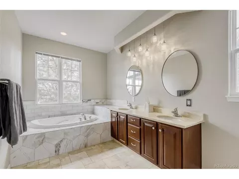 Bath - 24357 E Fremont Dr, Aurora, CO 80016 photo 2 of 7