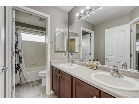 Bath - 24357 E Fremont Dr, Aurora, CO 80016 photo 5 of 7