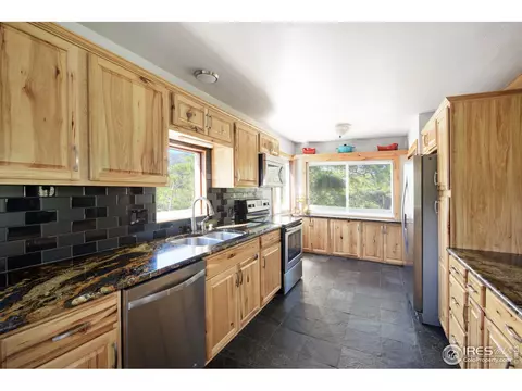 544 Apache, Lyons, CO 80540 photo 3