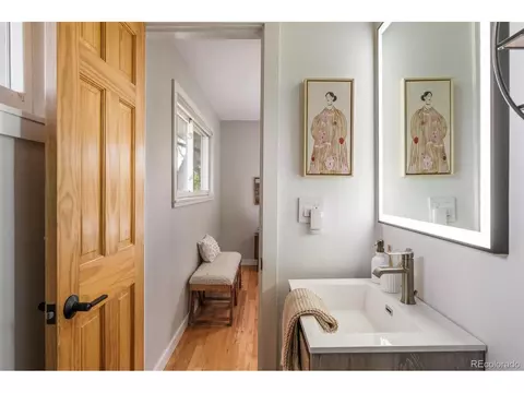 Bath - 2895 Emerson Ave, Boulder, CO 80305 photo 3 of 5