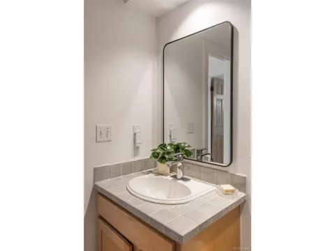 Bath - 2895 Emerson Ave, Boulder, CO 80305 photo 4 of 5