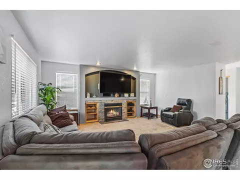 6411 Stagecoach Ave, Longmont, CO 80504 photo 15