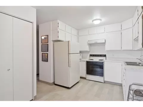 300 S Clinton St #2B, Denver, CO 80247