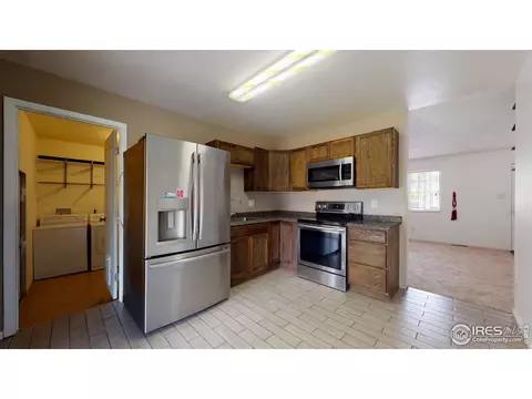 5157 Carson St, Denver, CO 80239 photo 5