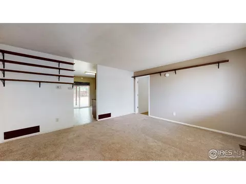 5157 Carson St, Denver, CO 80239 photo 8