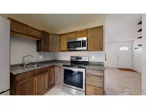 5157 Carson St, Denver, CO 80239 photo 3