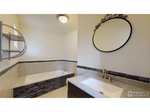 5157 Carson St, Denver, CO 80239 photo 14