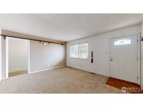5157 Carson St, Denver, CO 80239 photo 7