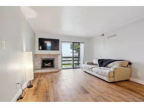 579 Wright St #204, Lakewood, CO 80228 photo 4