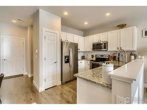 16086 E Warner Dr, Denver, CO 80239 photo 7