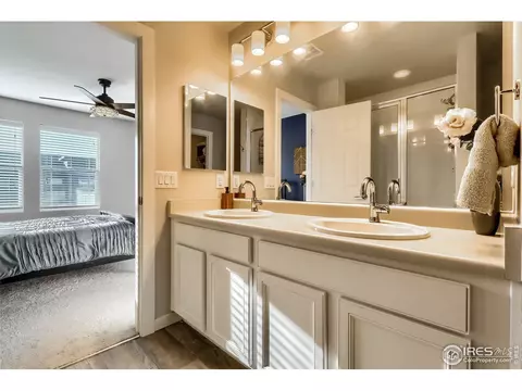 16086 E Warner Dr, Denver, CO 80239 photo 20