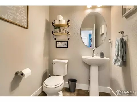 16086 E Warner Dr, Denver, CO 80239 photo 25