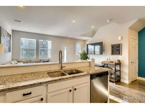 16086 E Warner Dr, Denver, CO 80239 photo 10